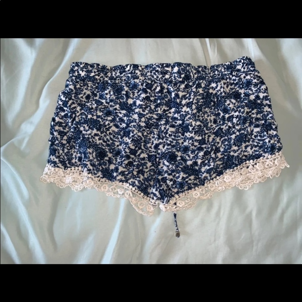 flowy shorts - Picture 2 of 3